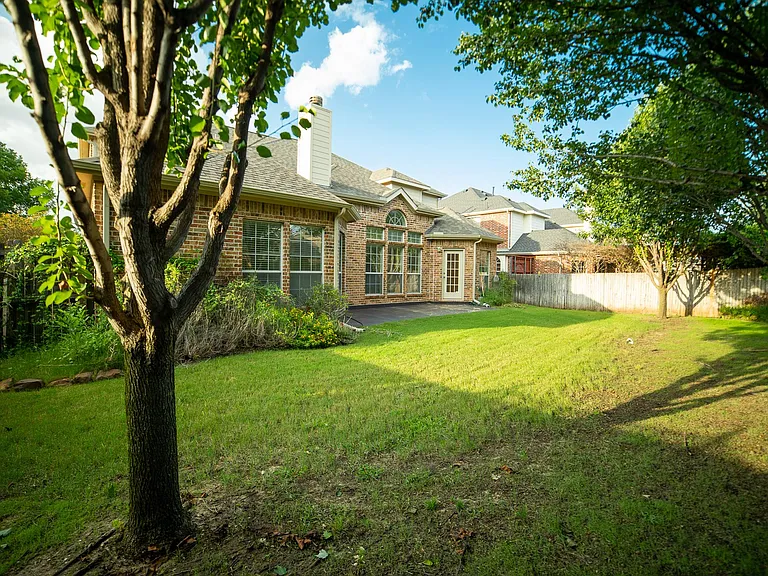 15105 Regal Oak Ln — Photo 16