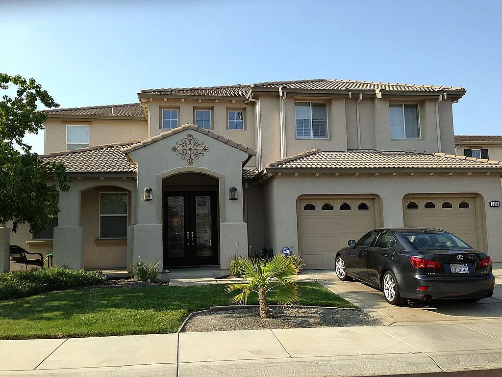 6136 Seneca Cir photo 1