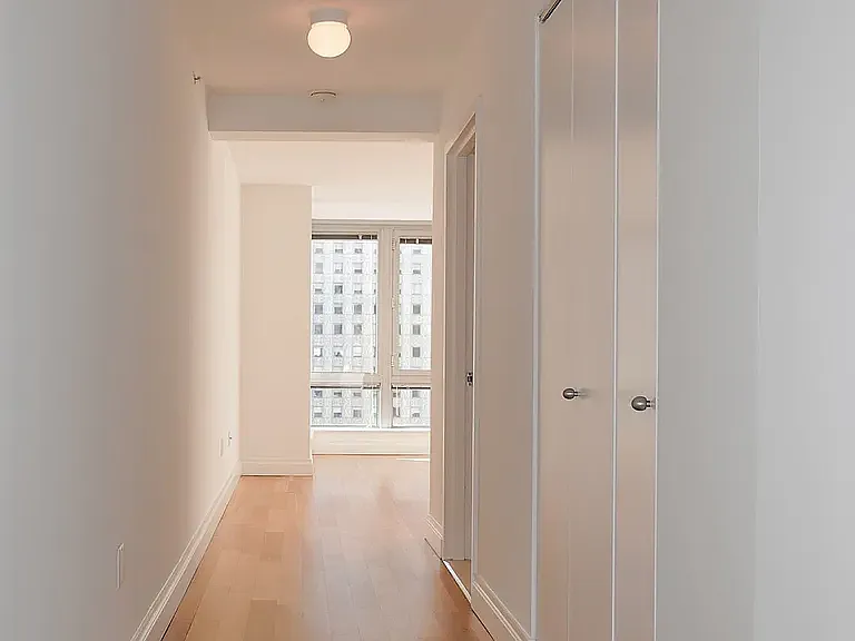 150 E 44th St #45A — Photo 4