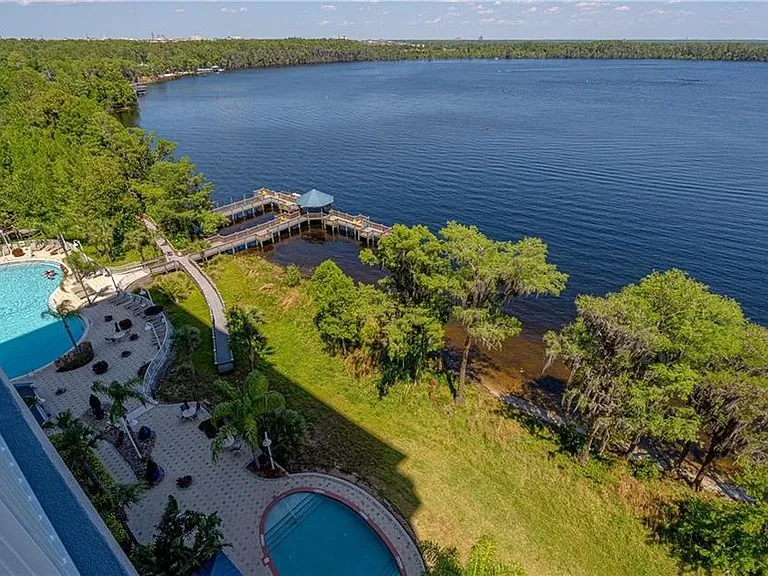 13428 Blue Heron Beach Dr — Photo 11
