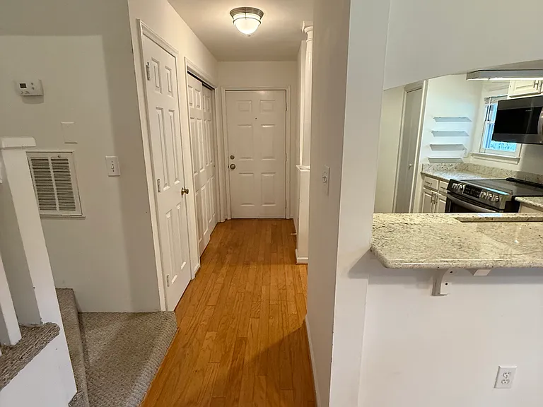 333 Circle Ave #E — Photo 2