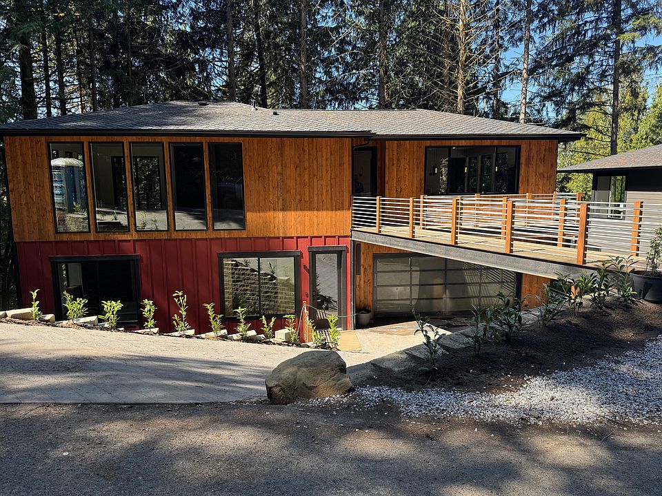 1st image of 10 Valley View Cir