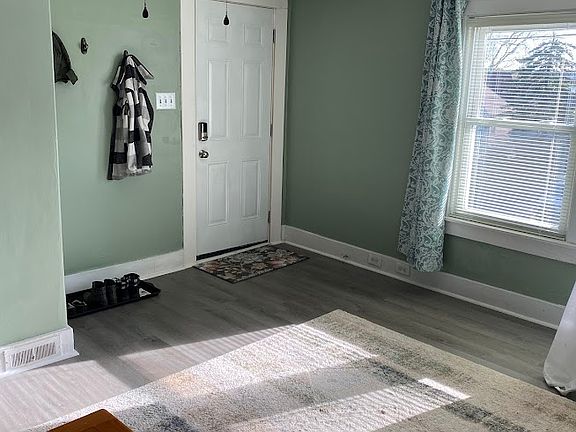 4th image of 112 Gale Ave #2