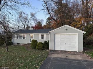 7 Columbus Rd, Sparta, NJ 07871