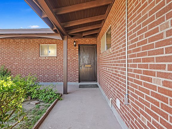 2nd image of 468 Borrett St