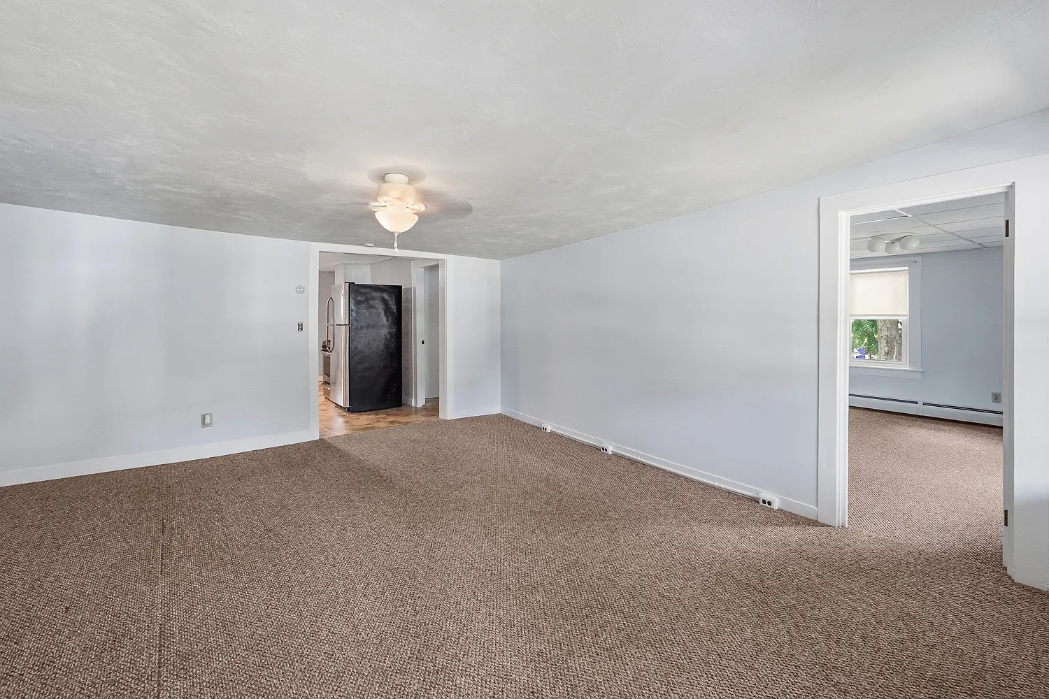 2 bed, 950 sqft, $1,550 — Photo 3