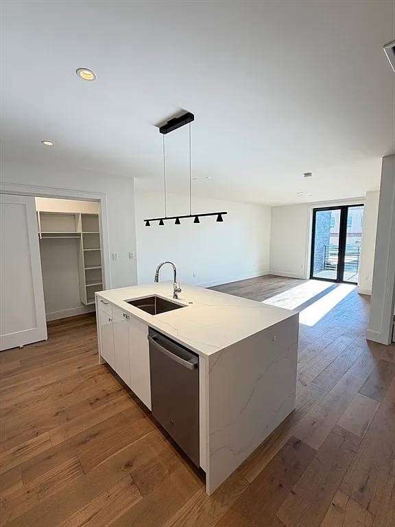 Building Photo - 1121 Dorchester Ave #307