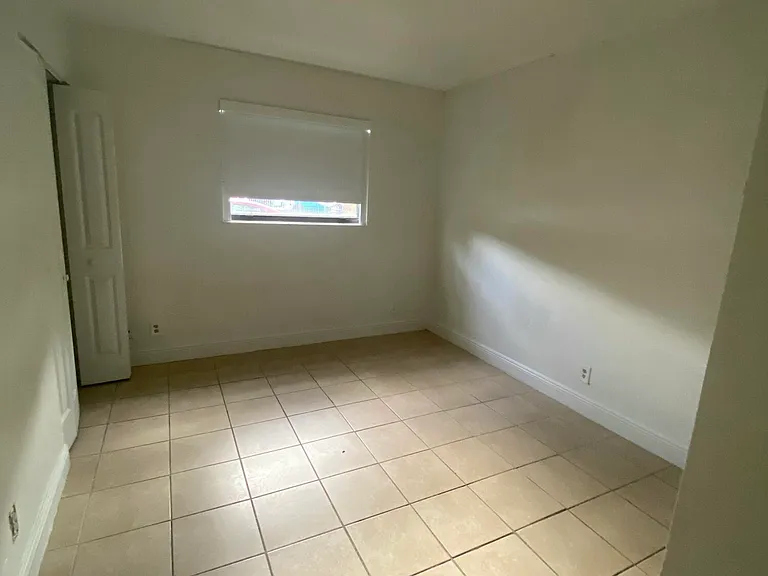 8185 NW 7th St #103 — Photo 13