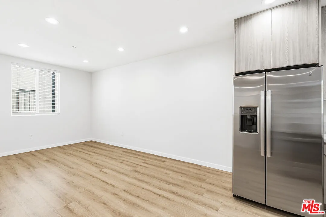 Building Photo - 8827 Van Nuys Blvd #103
