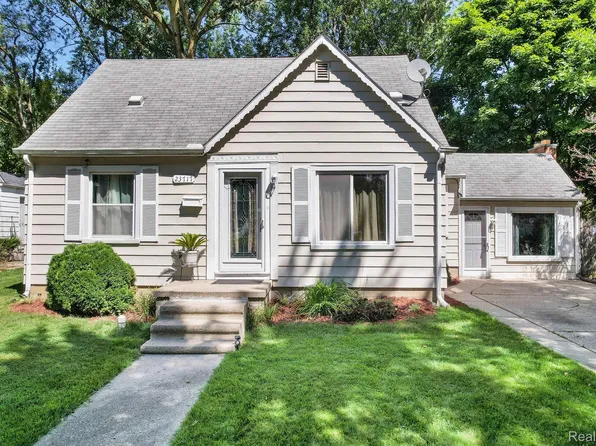 23717 E Scott Blvd, Clinton Township, MI 48036