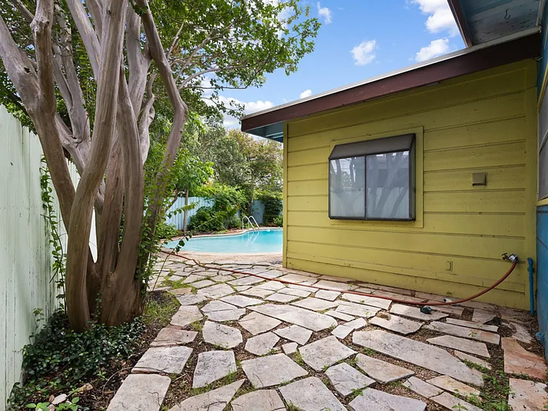 123 Westchester Dr — Photo 25