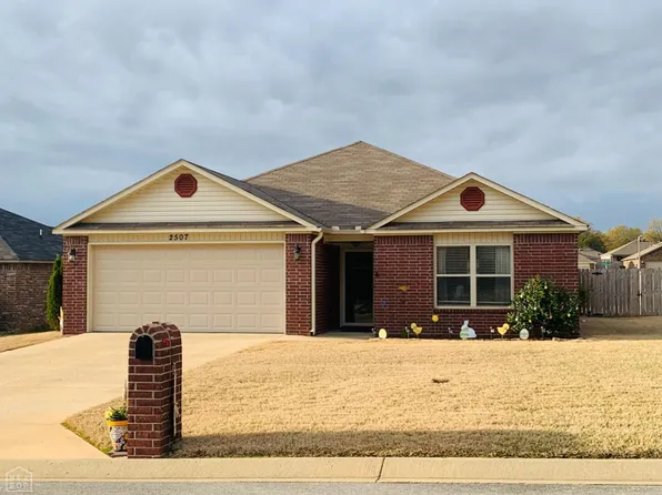 2507 Kami Ct, Jonesboro, AR 72404