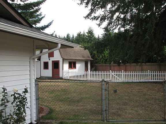 4th image of 2624 Skyway Ln