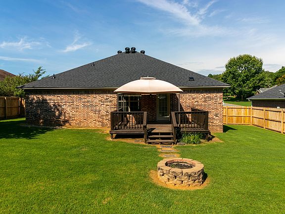 3rd image of 330 Indian Hills Dr