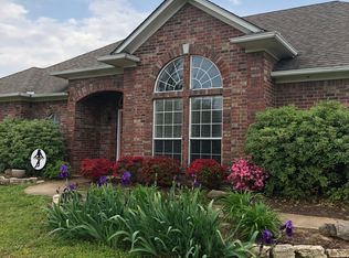 6202 Lost Creek Dr, Texarkana, TX 75503