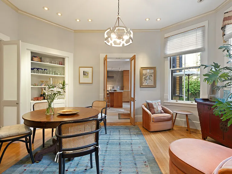 32 Hawthorn St #1 — Photo 31