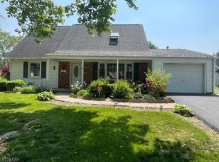 18 Gunner Ln, Willingboro, NJ 08046