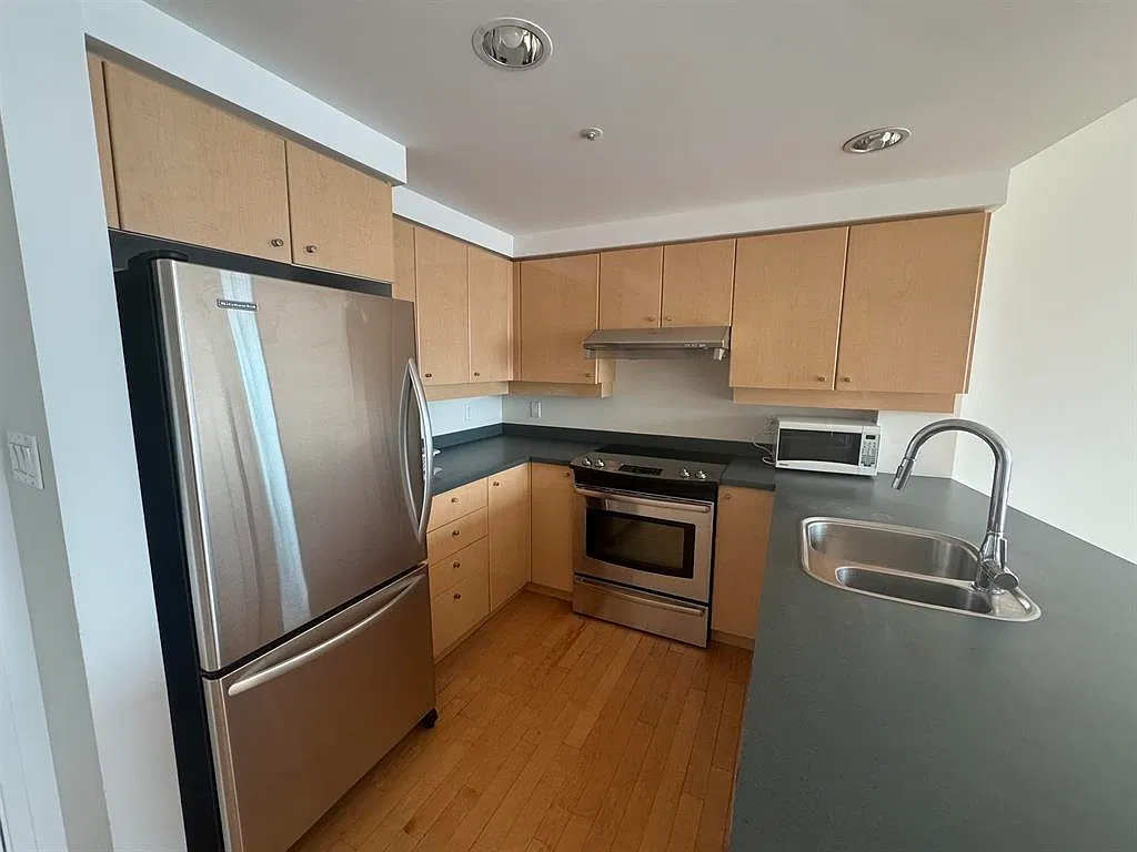 2 bed, 860 sqft, $3,300 — Photo 4