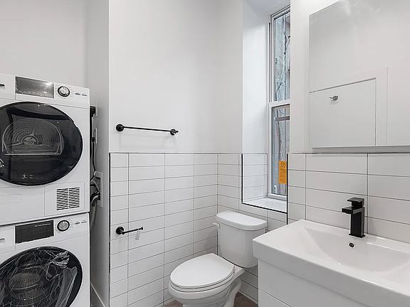 4th image of 155 Rivington St APT 4