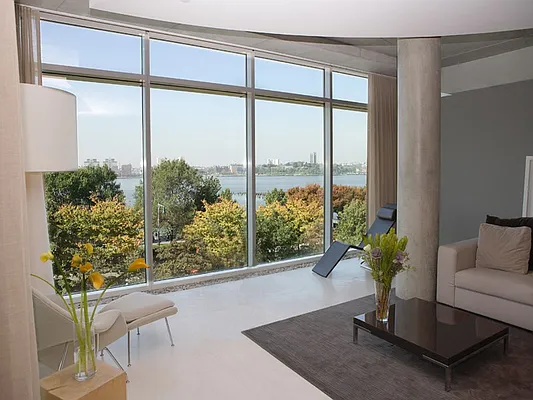 Rented by Sotheby's International Realty | media 4