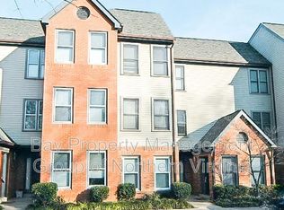 2107C N Rolfe St, Arlington, VA 22209