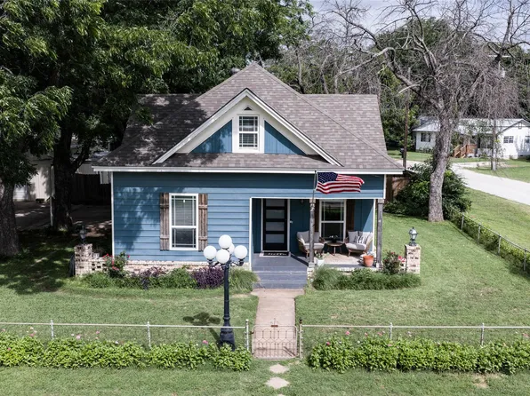 200 S Crane St, Alvord, TX 76225