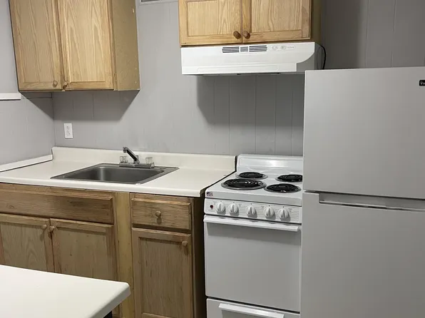 184 High St APT 1R, Jefferson, MA 01522