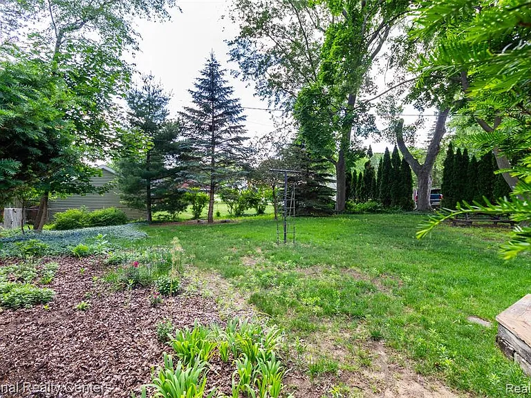 2475 Lafay Dr — Photo 28