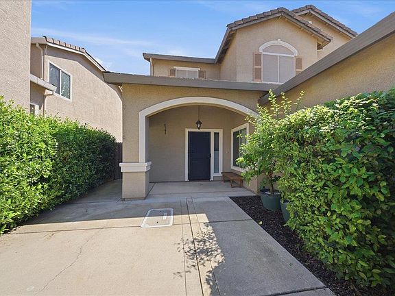 4th image of 336 Wildflower Dr