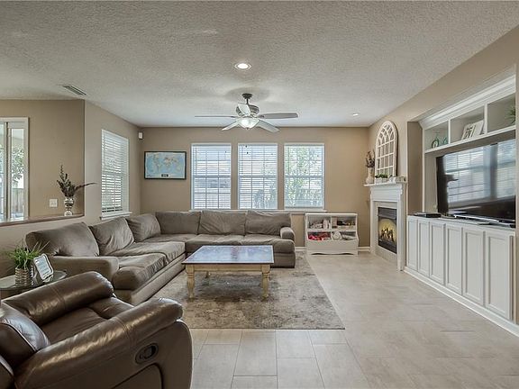 2nd image of 1212 Belhaven Ln