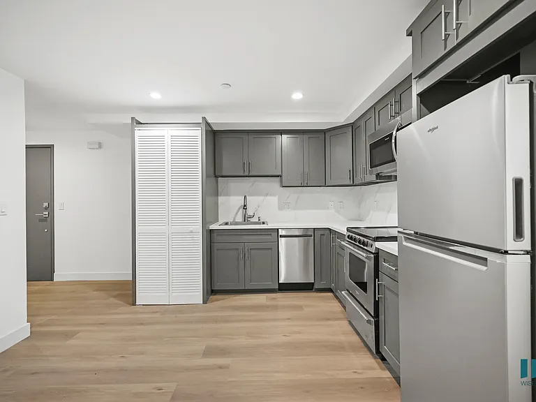 429 N Hayworth Ave — Photo 65