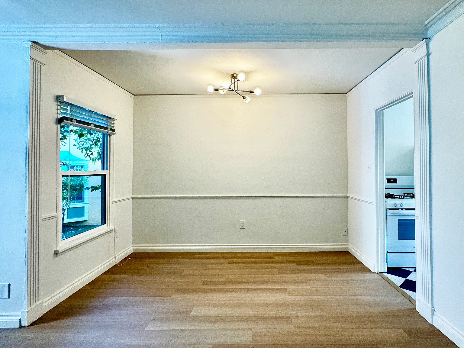 Studio, 550 sqft, $1,975 — Photo 3