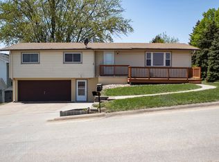 711 N 9th St, Missouri Valley, IA 51555