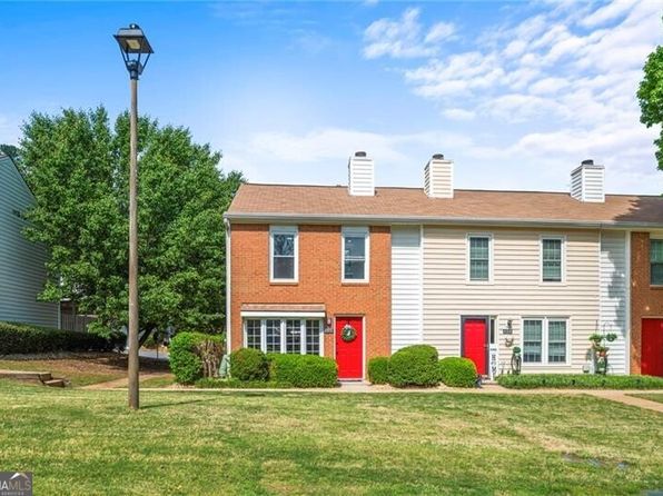197 Holcomb Ferry Rd, Roswell, GA 30076