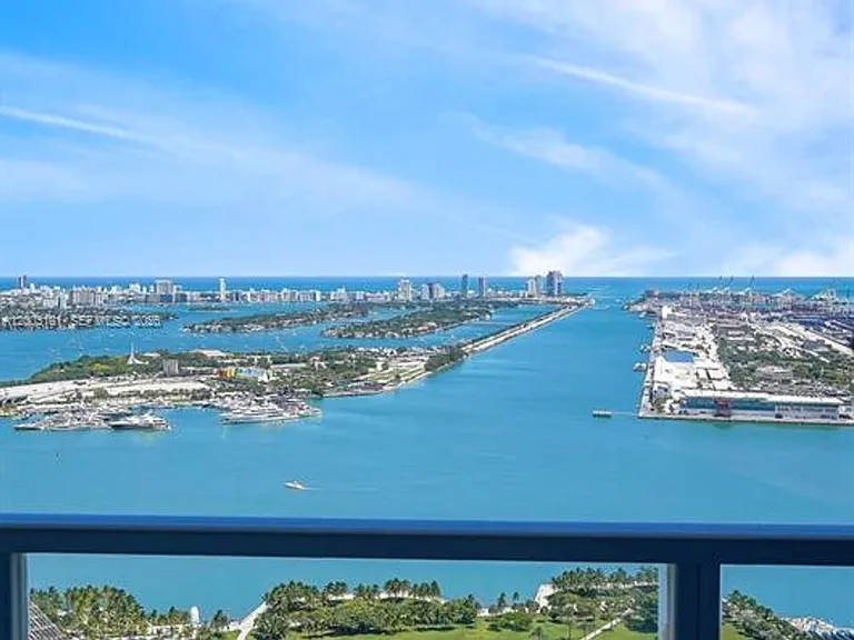 1100 Biscayne Blvd #4803 — Photo 3