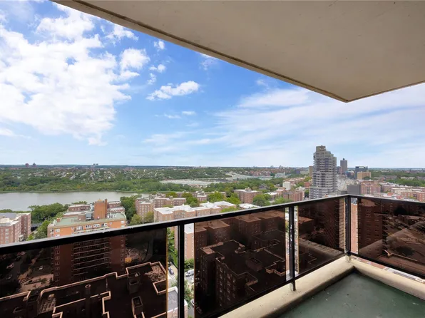 110-11 Queens Boulevard image 17 of 22