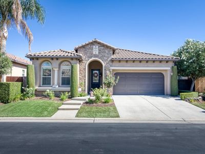 1556 E Via Estrella Dr, Fresno, CA, 93730