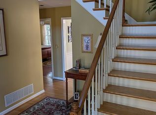 802 Foxgate Rd, Louisville, KY 40223