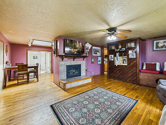 3rd image of 2284 Parkwood Blvd