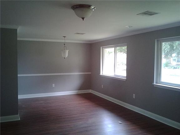 3rd image of 10111 Flossmoor Dr