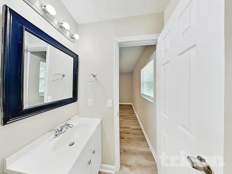 1404 Fernwood Pl — Photo 11