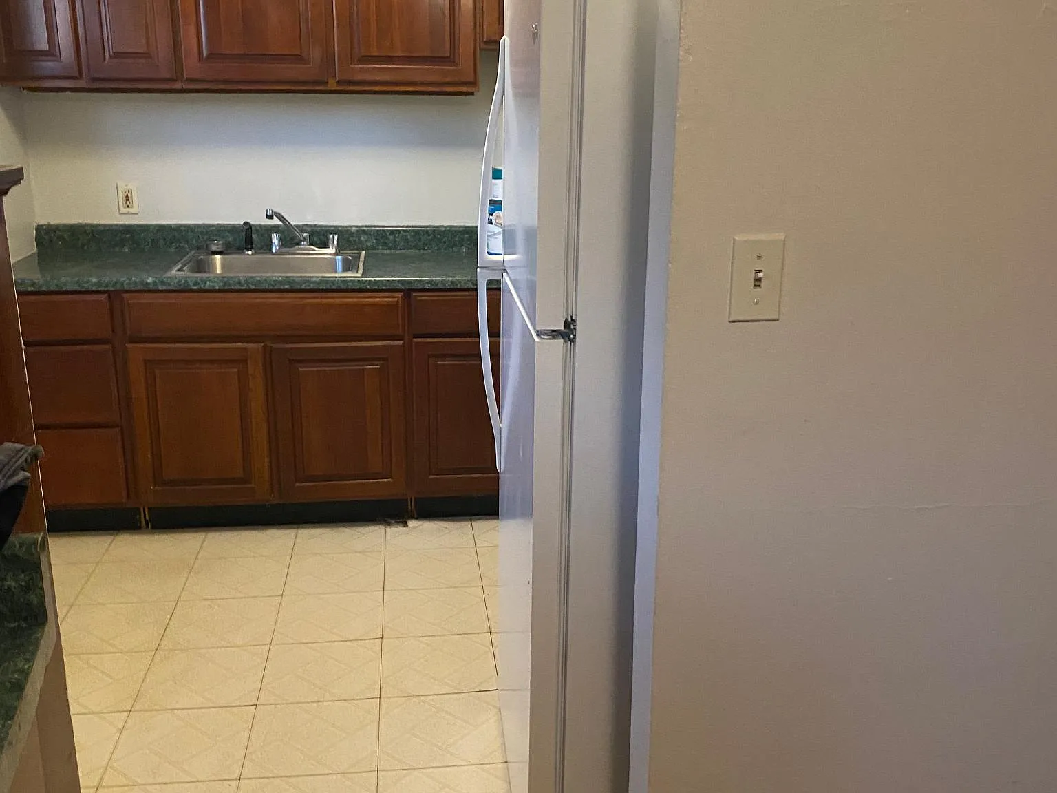 818 Vienna Ave — Photo 2