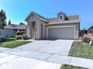 10034 Blossom Ridge Dr, Elk Grove, CA 95757