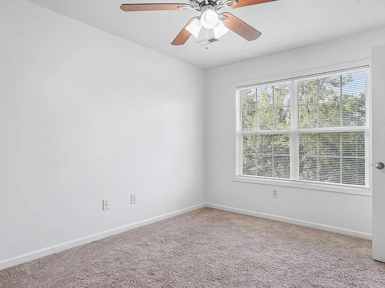 4006 Clinton Ln — Photo 17