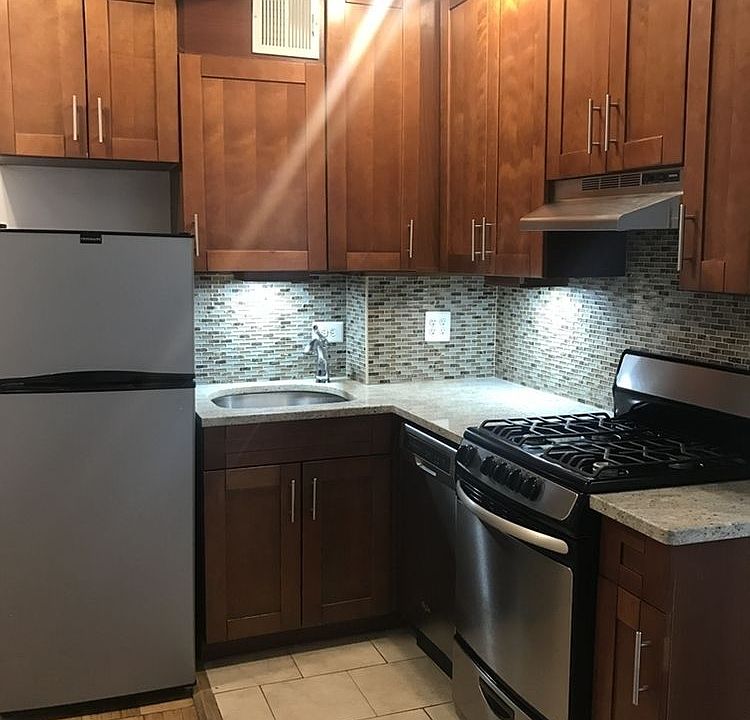 1st image of 241 6th Ave APT 1C