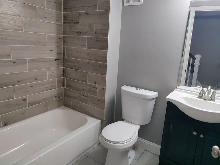 103 S Highland Ave — Photo 26
