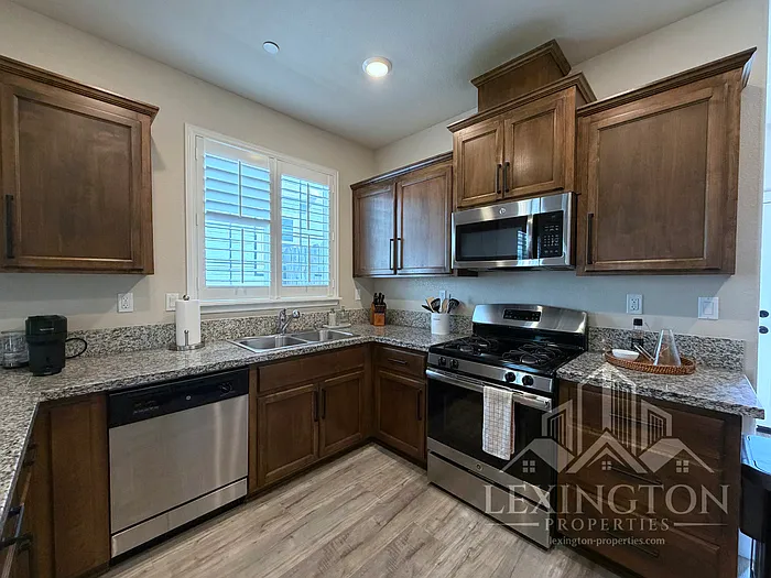 189 Hickory St — Photo 8