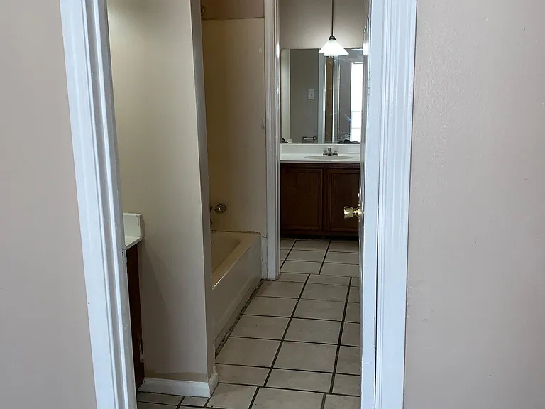 15874 S Sanderland Ave #D — Photo 11