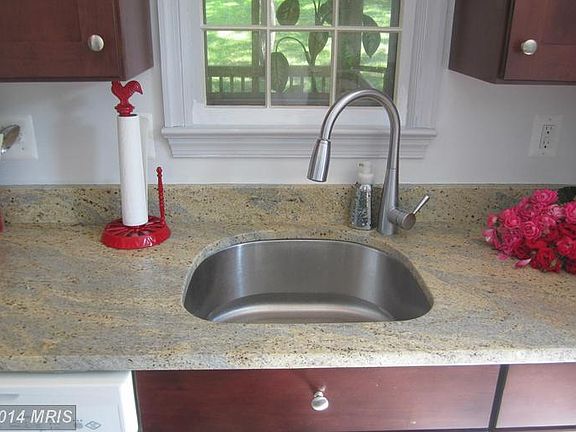 4th image of 6927 Westlawn Dr