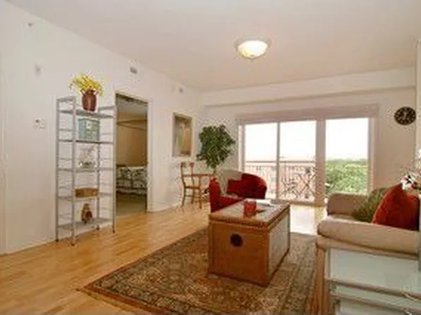 395 Graceland Ave Unit 701, Des Plaines, IL 60016